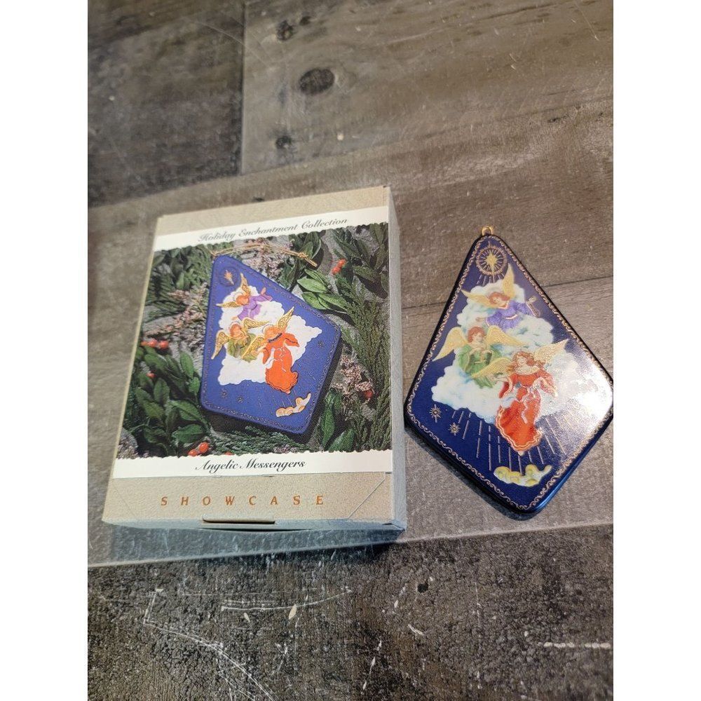 Hallmark Angelic Messengers 1993 ornament Xmas Decor Angel heaven‎